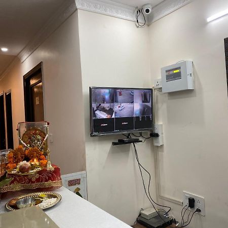 S.R Plaza Hotel Khurja Esterno foto