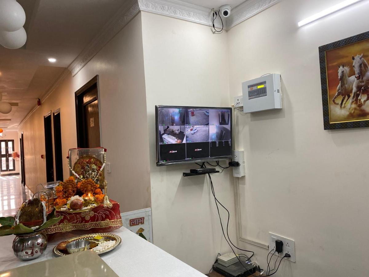 S.R Plaza Hotel Khurja Esterno foto