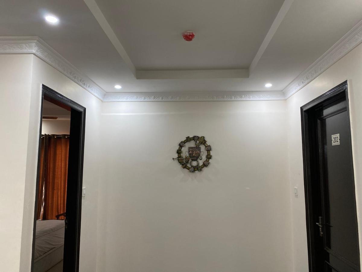 S.R Plaza Hotel Khurja Esterno foto