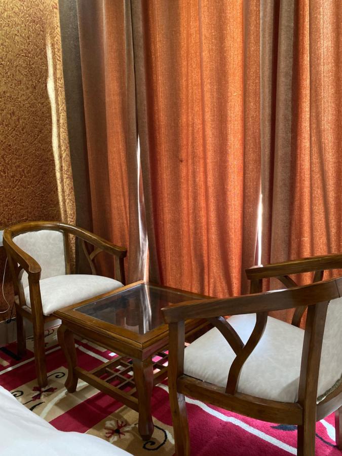 S.R Plaza Hotel Khurja Esterno foto